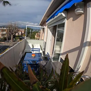  Appartement Bord De Plage Lones Bonnegrace, Port De Sur Mer
